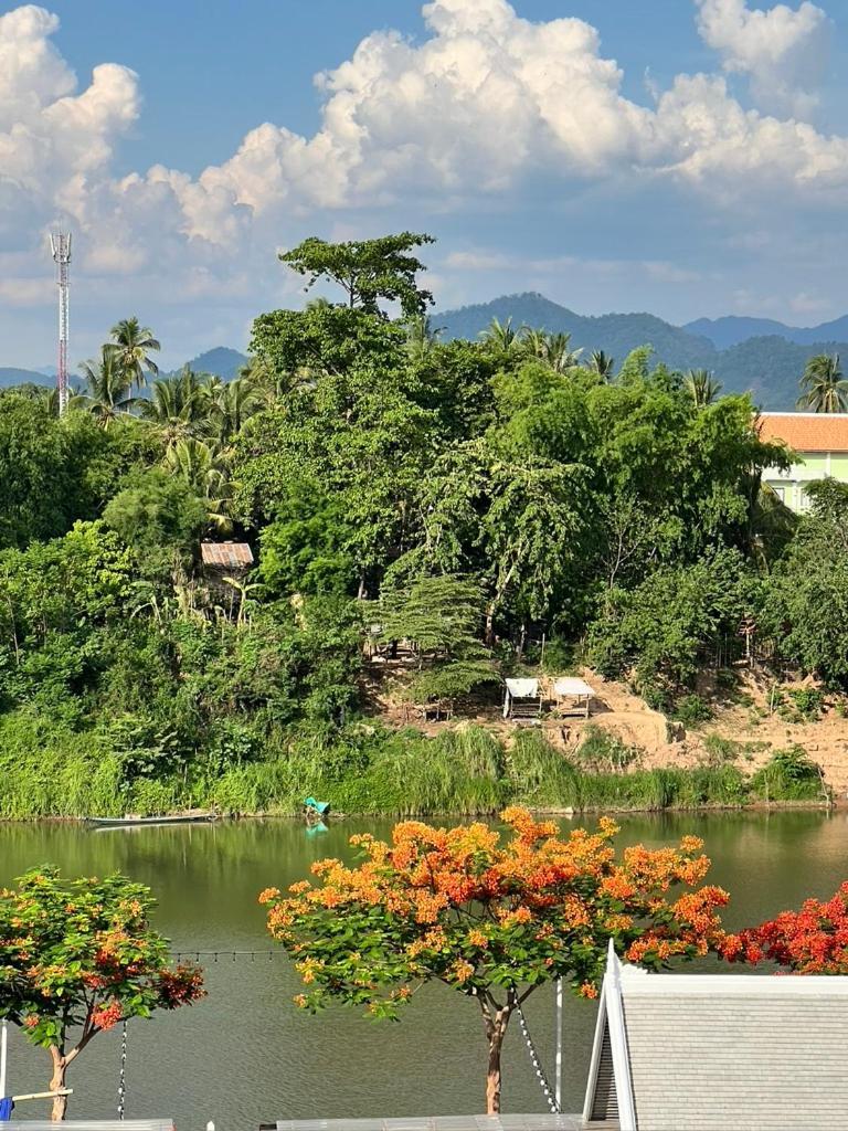 Namkhan Riverside Hotel Luang Prabang Exteriör bild